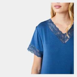 CCDK Superblød blå kortærmet bambus natkjole med bred blondekant fra*Dame Natkjoler